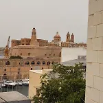 Traditional Maltese Family Townhouse - Cospicua