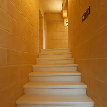 Traditional Maltese Family Townhouse - * Cospicua