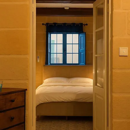 بيت للعطل Traditional Maltese Family Townhouse -