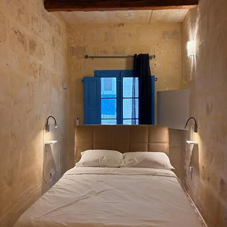 Traditional Maltese Family Townhouse - Cospicua