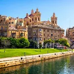 Traditional Maltese Family Townhouse - Cospicua