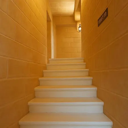Holiday home Traditional Maltese Family Townhouse - *