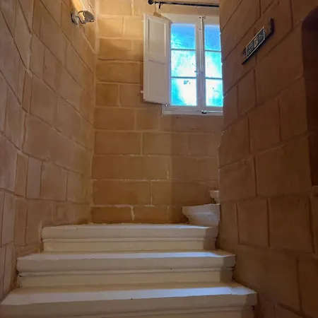 Traditional Maltese Family Townhouse - * Cospicua