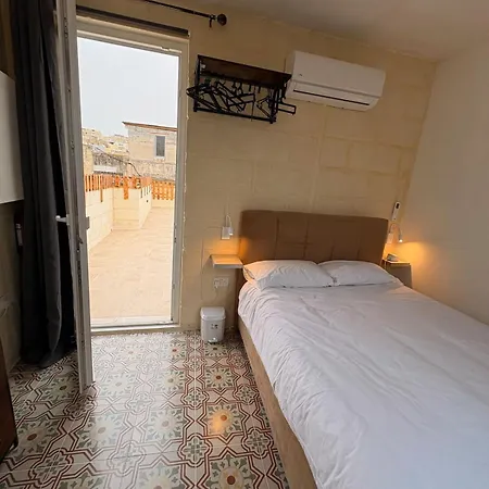 Traditional Maltese Family Townhouse - Holiday home