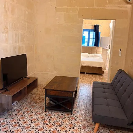 Traditional Maltese Family Townhouse - Сasa de vacaciones Cospicua