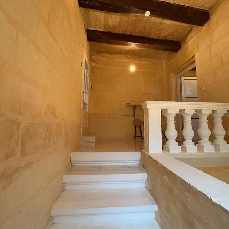 Traditional Maltese Family Townhouse - Cospicua