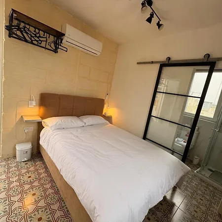 Traditional Maltese Family Townhouse - * Cospicua
