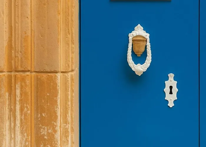 Traditional Maltese Family Townhouse - Cospicua