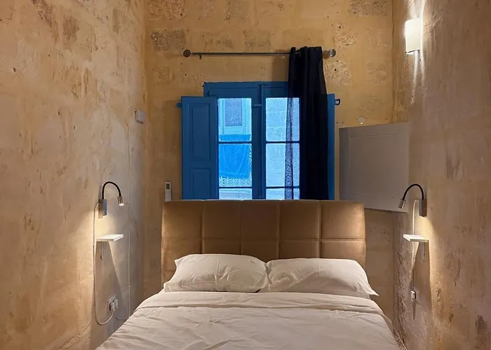 Traditional Maltese Family Townhouse - Cospicua
