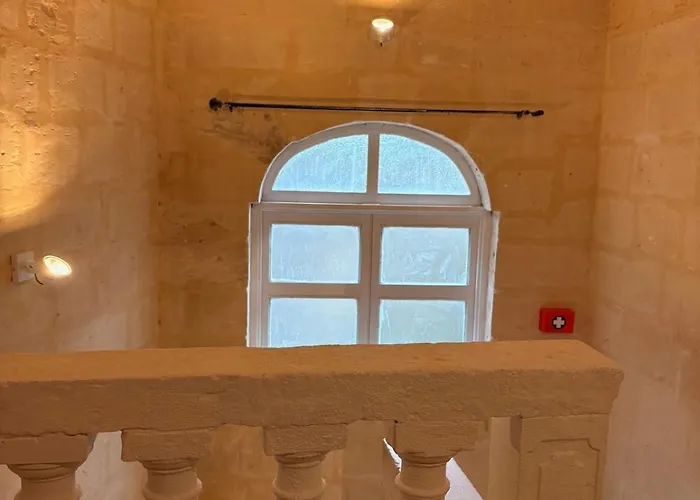 Traditional Maltese Family Townhouse - Feriehus *