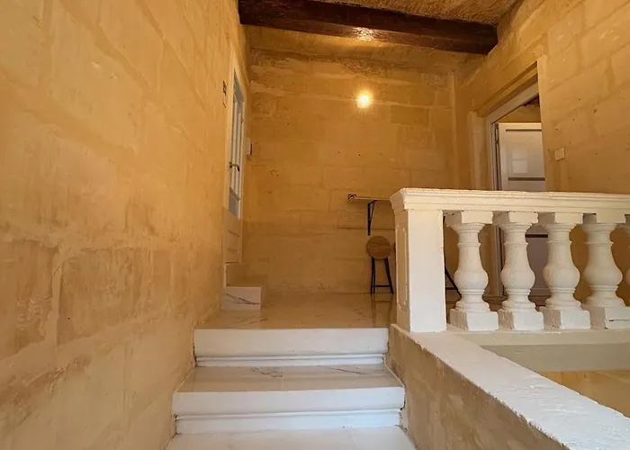 Traditional Maltese Family Townhouse - Cospicua