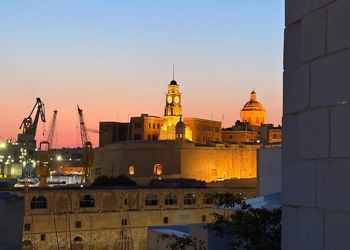 Feriehus Traditional Maltese Family Townhouse - *