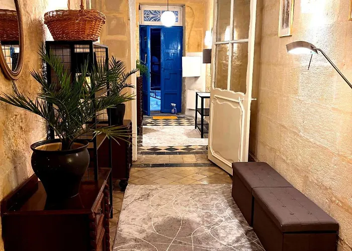 Traditional Maltese Family Townhouse - Cospicua