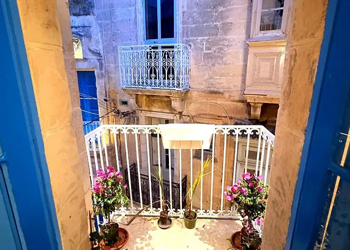 Feriehus Traditional Maltese Family Townhouse - *